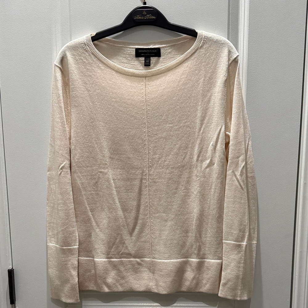 Banana Republic Factory Light Cream Scoopneck Knit Sweater
